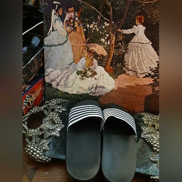🩴🩴My Tackie Tee's Black&White Slides New!!! Size 8 U.S.A.,A Fabulous Gift.💝🎁 - Picture 7 of 13